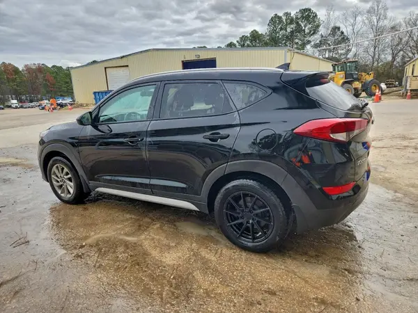 KM8J3CA48JU831542 2018 HYUNDAI TUCSON - Image 2