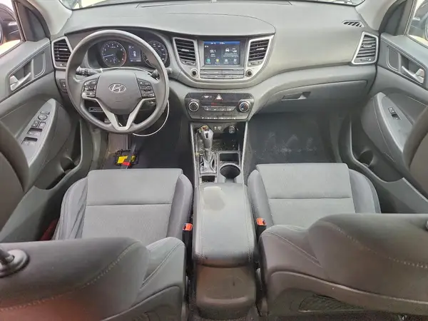 KM8J3CA48JU831542 2018 HYUNDAI TUCSON - Image 8