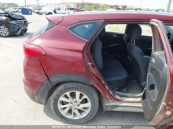 KM8J3CA48KU041935 2019 HYUNDAI TUCSON - Image 8
