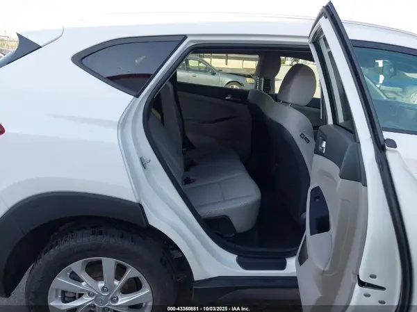 KM8J3CA48KU066186 2019 HYUNDAI TUCSON - Image 8