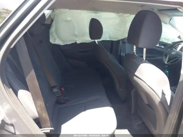 KM8J3CA48KU066849 2019 HYUNDAI TUCSON - Image 8