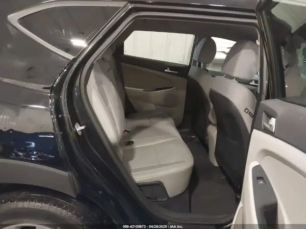 KM8J3CA48KU075082 2019 HYUNDAI TUCSON - Image 8