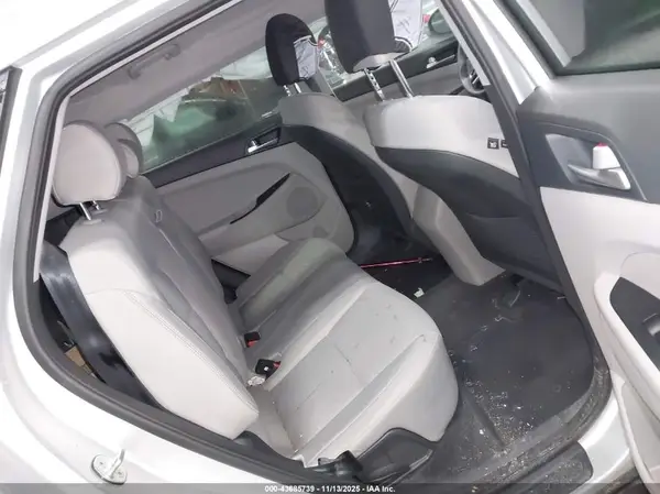 KM8J3CA48KU844941 2019 HYUNDAI TUCSON - Image 8