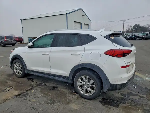 KM8J3CA48KU848794 2019 HYUNDAI TUCSON - Image 2