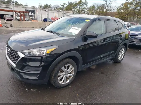 KM8J3CA48KU878605 2019 HYUNDAI TUCSON - Image 2