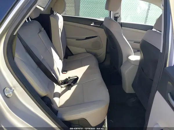 KM8J3CA48LU102900 2020 HYUNDAI TUCSON - Image 8