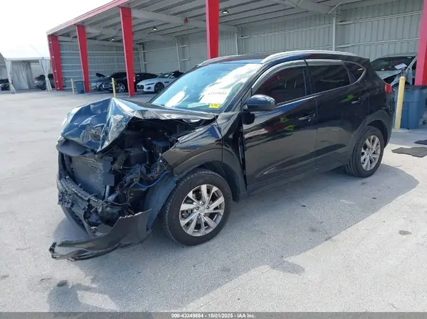 KM8J3CA48LU272383 2020 HYUNDAI TUCSON - Image 2