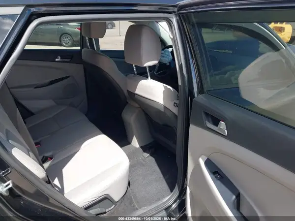 KM8J3CA48LU272383 2020 HYUNDAI TUCSON - Image 8