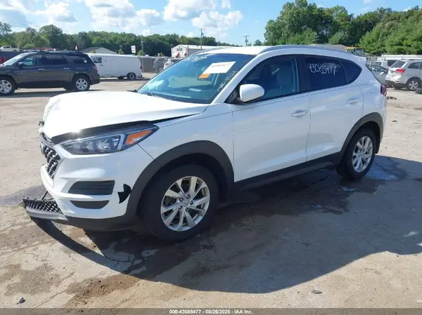 KM8J3CA48MU285877 2021 HYUNDAI TUCSON - Image 2