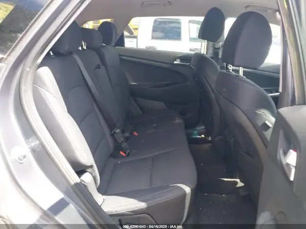 KM8J3CA48MU286818 2021 HYUNDAI TUCSON - Image 8