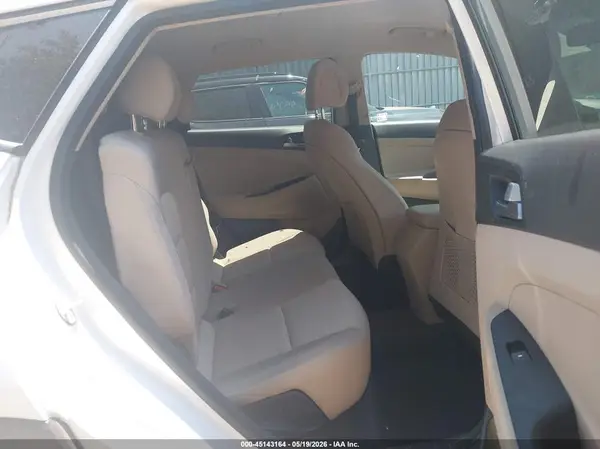 KM8J3CA49GU130677 2016 HYUNDAI TUCSON - Image 8