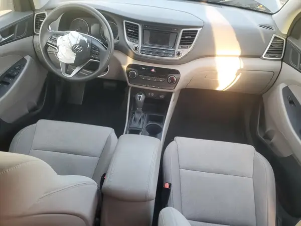 KM8J3CA49GU151982 2016 HYUNDAI TUCSON - Image 8