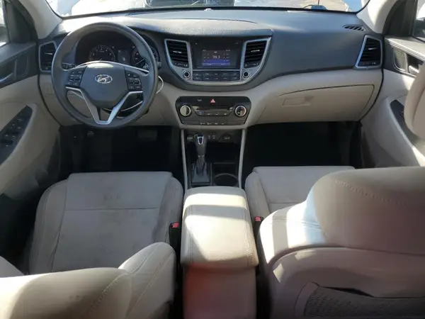 KM8J3CA49GU183170 2016 HYUNDAI TUCSON - Image 8