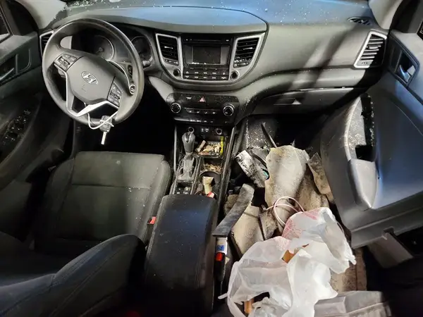 KM8J3CA49GU221092 2016 HYUNDAI TUCSON - Image 8