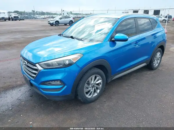 KM8J3CA49HU261092 2017 HYUNDAI TUCSON - Image 2