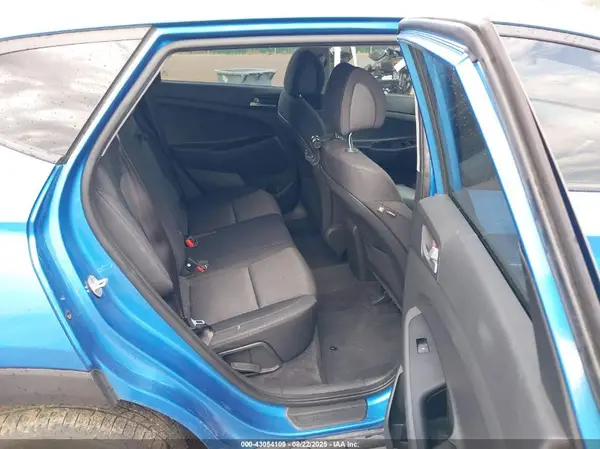 KM8J3CA49HU261092 2017 HYUNDAI TUCSON - Image 8