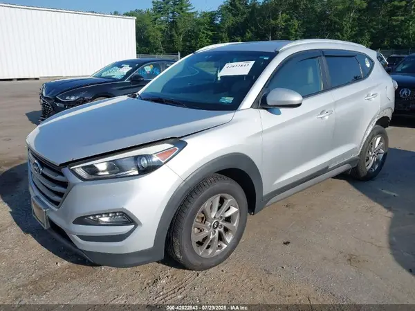 KM8J3CA49HU273100 2017 HYUNDAI TUCSON - Image 2