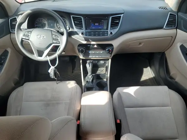 KM8J3CA49HU275817 2017 HYUNDAI TUCSON - Image 8