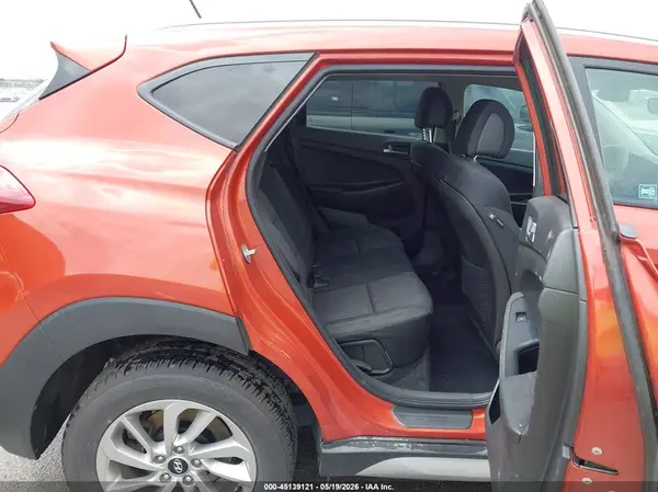 KM8J3CA49HU278667 2017 HYUNDAI TUCSON - Image 8