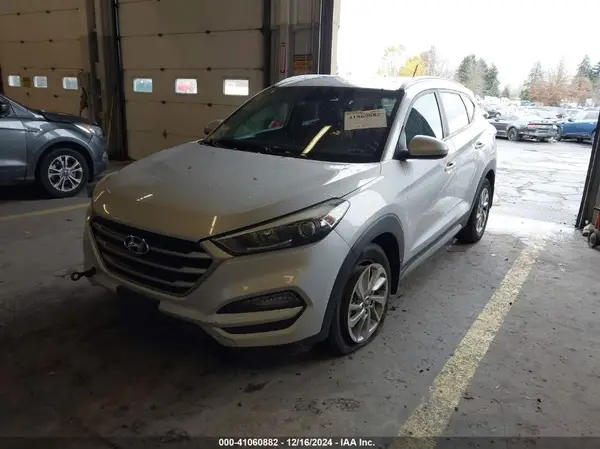 KM8J3CA49HU287840 2017 HYUNDAI TUCSON - Image 2