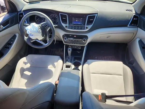 KM8J3CA49HU288552 2017 HYUNDAI TUCSON - Image 8