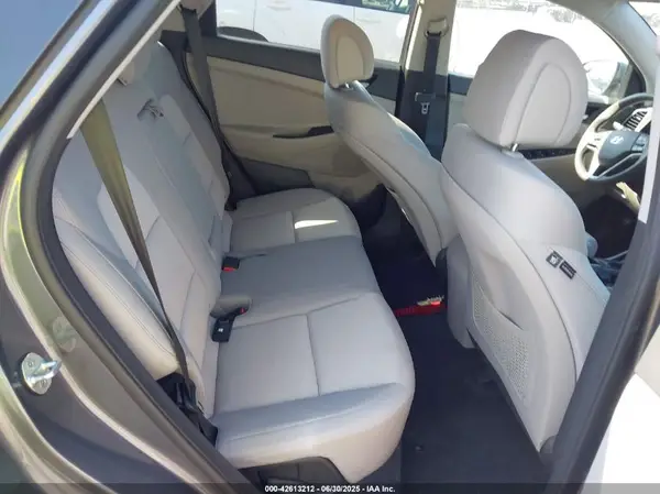 KM8J3CA49HU288941 2017 HYUNDAI TUCSON - Image 8