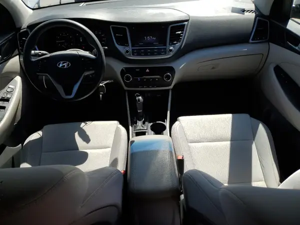 KM8J3CA49HU297543 2017 HYUNDAI TUCSON - Image 8