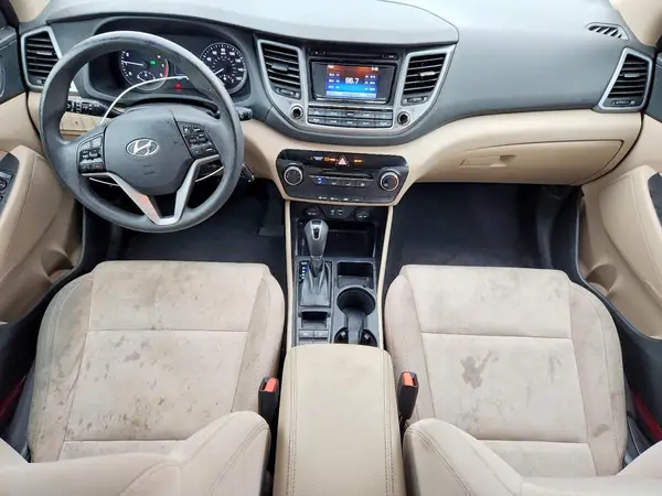 KM8J3CA49HU302207 2017 HYUNDAI TUCSON - Image 8