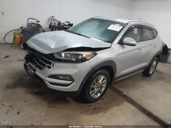 KM8J3CA49HU322585 2017 HYUNDAI TUCSON - Image 2