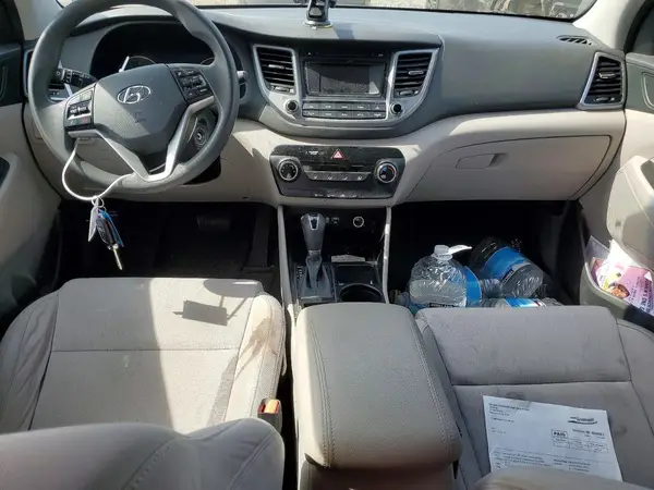KM8J3CA49HU322666 2017 HYUNDAI TUCSON - Image 8