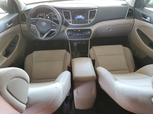 KM8J3CA49HU378137 2017 HYUNDAI TUCSON - Image 8