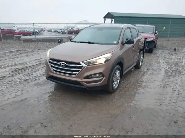 KM8J3CA49HU384701 2017 HYUNDAI TUCSON - Image 2