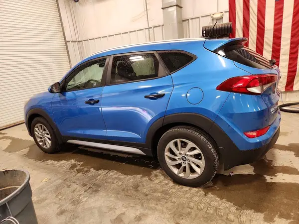 KM8J3CA49HU387792 2017 HYUNDAI TUCSON - Image 2