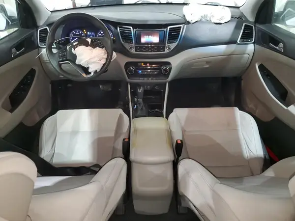KM8J3CA49HU418538 2017 HYUNDAI TUCSON - Image 8