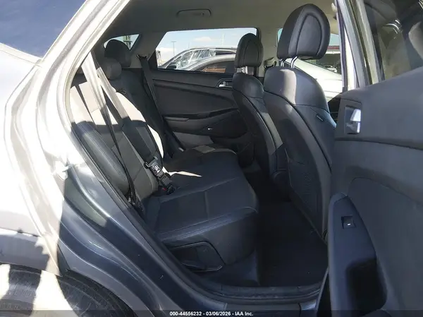 KM8J3CA49HU419687 2017 HYUNDAI TUCSON - Image 8
