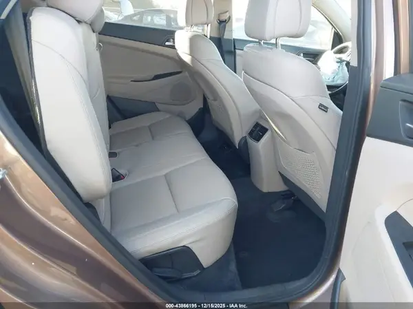 KM8J3CA49HU430298 2017 HYUNDAI TUCSON - Image 8