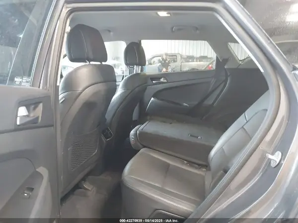 KM8J3CA49HU433024 2017 HYUNDAI TUCSON - Image 8