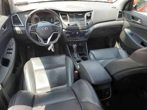 KM8J3CA49HU446923 2017 HYUNDAI TUCSON - Image 8