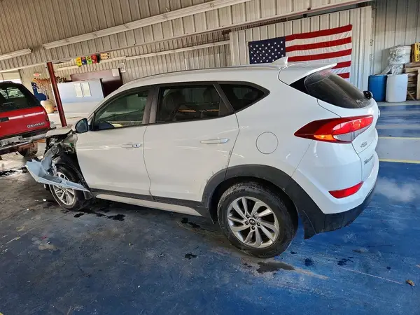 KM8J3CA49HU464547 2017 HYUNDAI TUCSON - Image 2