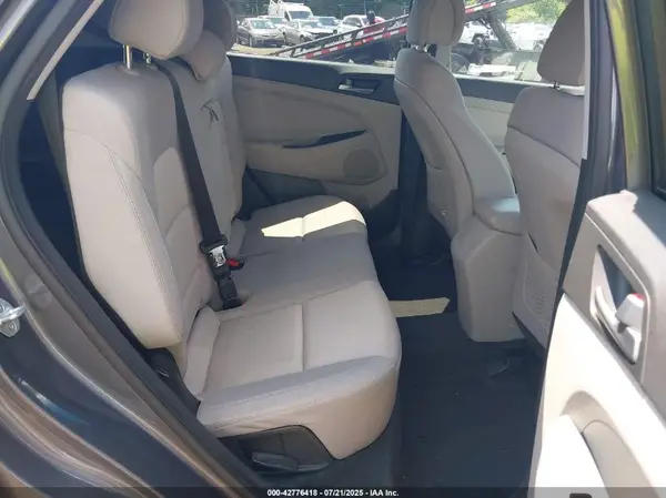 KM8J3CA49HU466251 2017 HYUNDAI TUCSON - Image 8