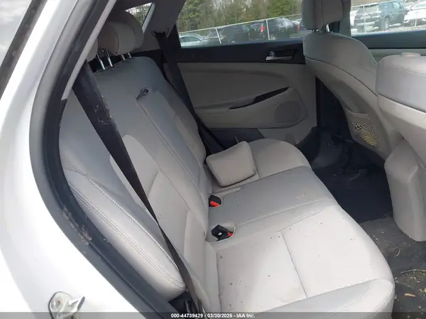 KM8J3CA49HU475516 2017 HYUNDAI TUCSON - Image 8