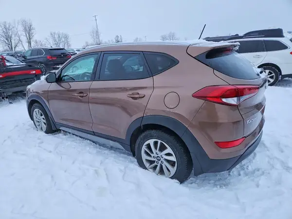 KM8J3CA49HU475757 2017 HYUNDAI TUCSON - Image 2