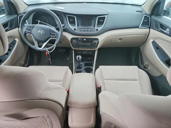 KM8J3CA49HU475757 2017 HYUNDAI TUCSON - Image 8