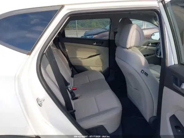 KM8J3CA49HU479551 2017 HYUNDAI TUCSON - Image 8