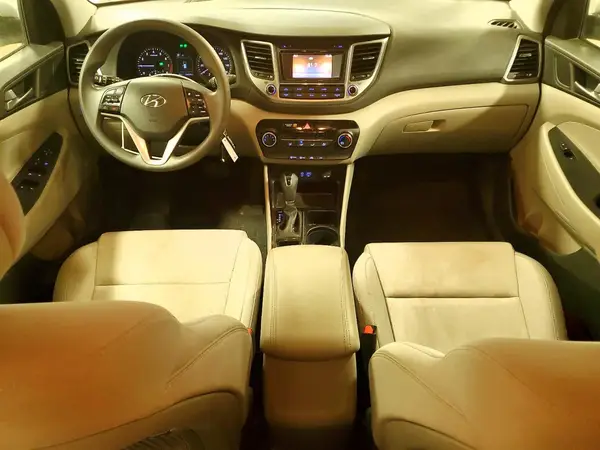 KM8J3CA49HU480599 2017 HYUNDAI TUCSON - Image 8