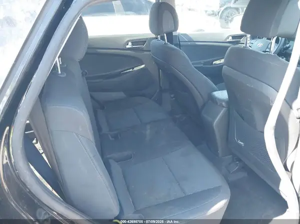 KM8J3CA49HU493692 2017 HYUNDAI TUCSON - Image 8