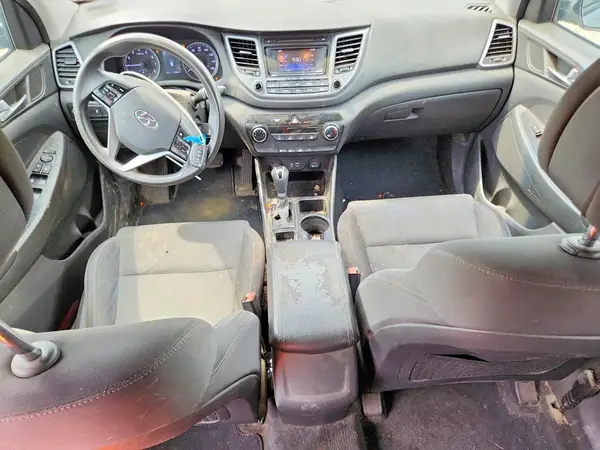 KM8J3CA49HU496768 2017 HYUNDAI TUCSON - Image 8