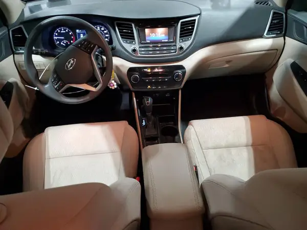 KM8J3CA49HU503542 2017 HYUNDAI TUCSON - Image 8