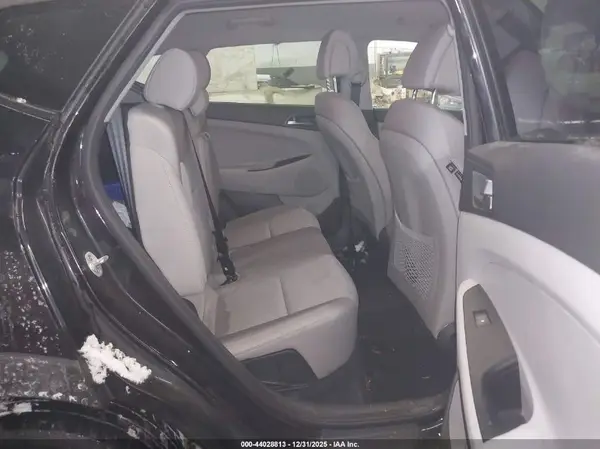 KM8J3CA49HU522592 2017 HYUNDAI TUCSON - Image 8