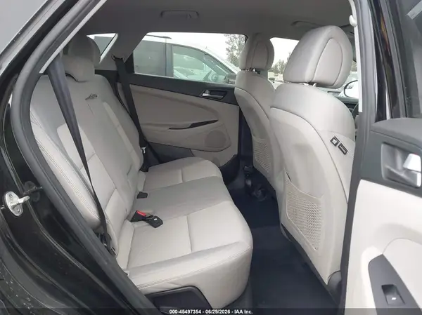 KM8J3CA49HU522611 2017 HYUNDAI TUCSON - Image 8